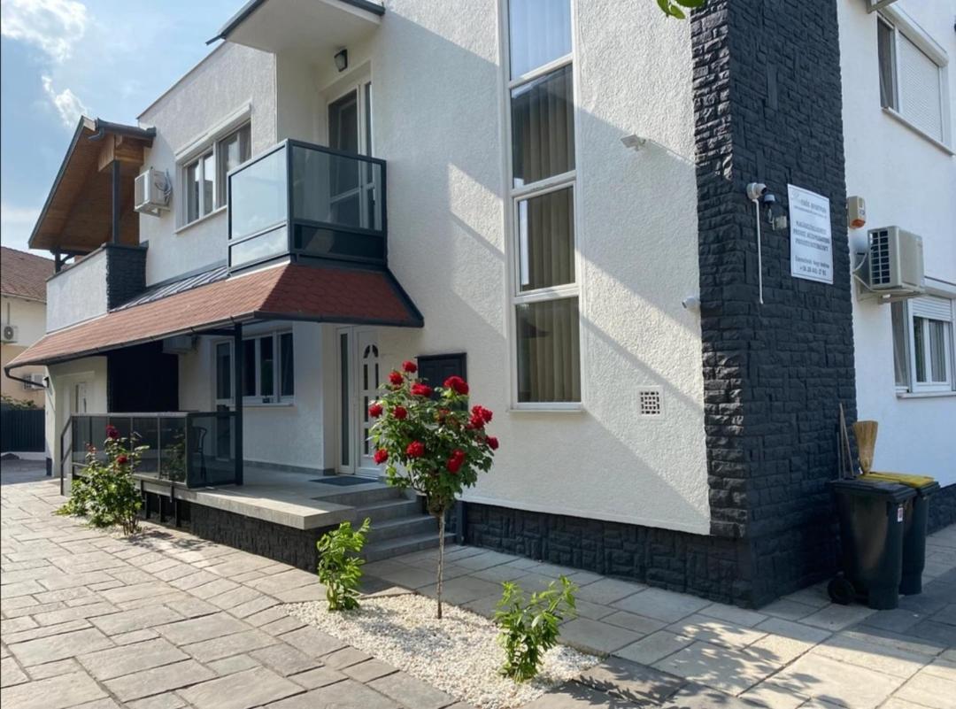 Eros Apartman Hajduszoboszlo Luaran gambar