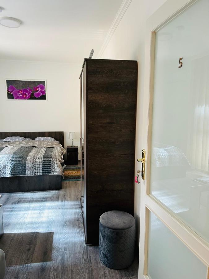 Eros Apartman Hajduszoboszlo Luaran gambar