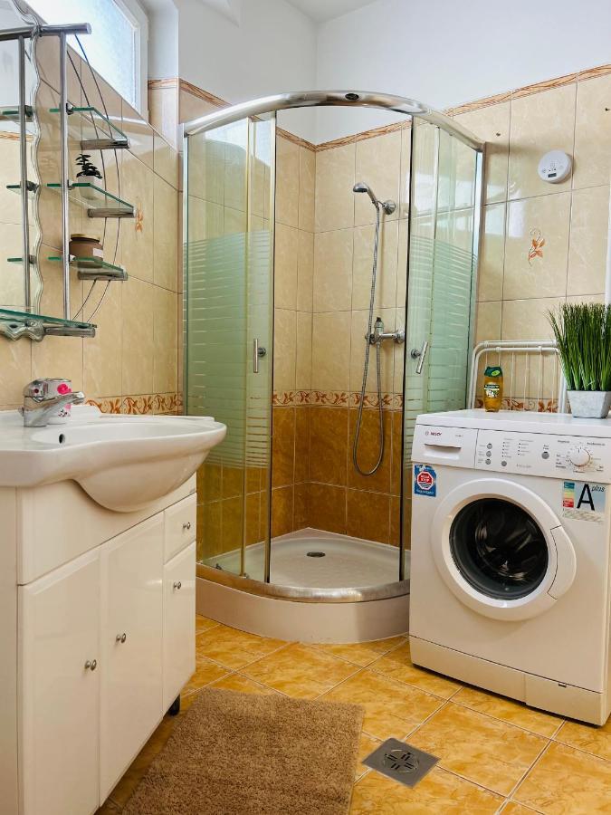 Eros Apartman Hajduszoboszlo Luaran gambar