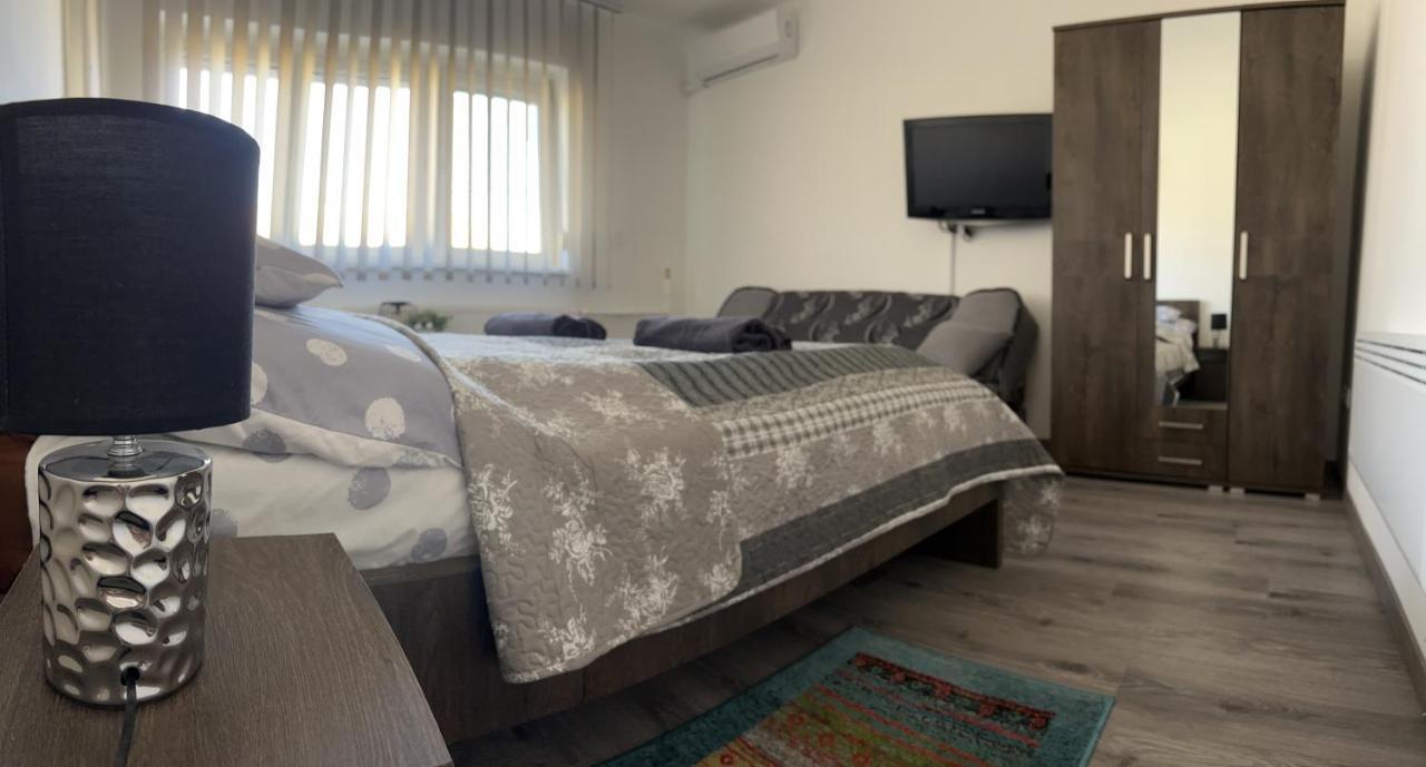 Eros Apartman Hajduszoboszlo Luaran gambar