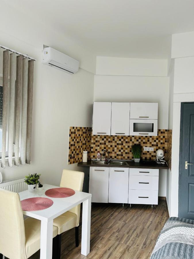 Eros Apartman Hajduszoboszlo Luaran gambar