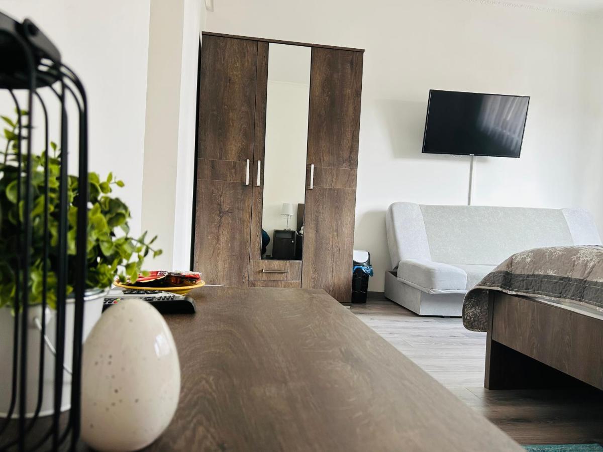 Eros Apartman Hajduszoboszlo Luaran gambar
