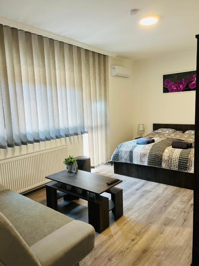 Eros Apartman Hajduszoboszlo Luaran gambar